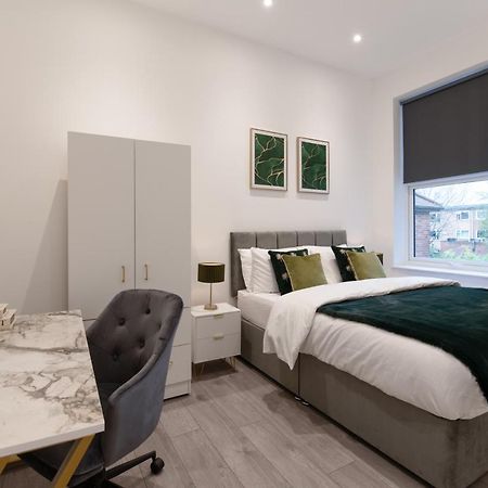 Fantastic New, London Apartment 3 Bed 1 Bath & Parking Whetstone Екстер'єр фото