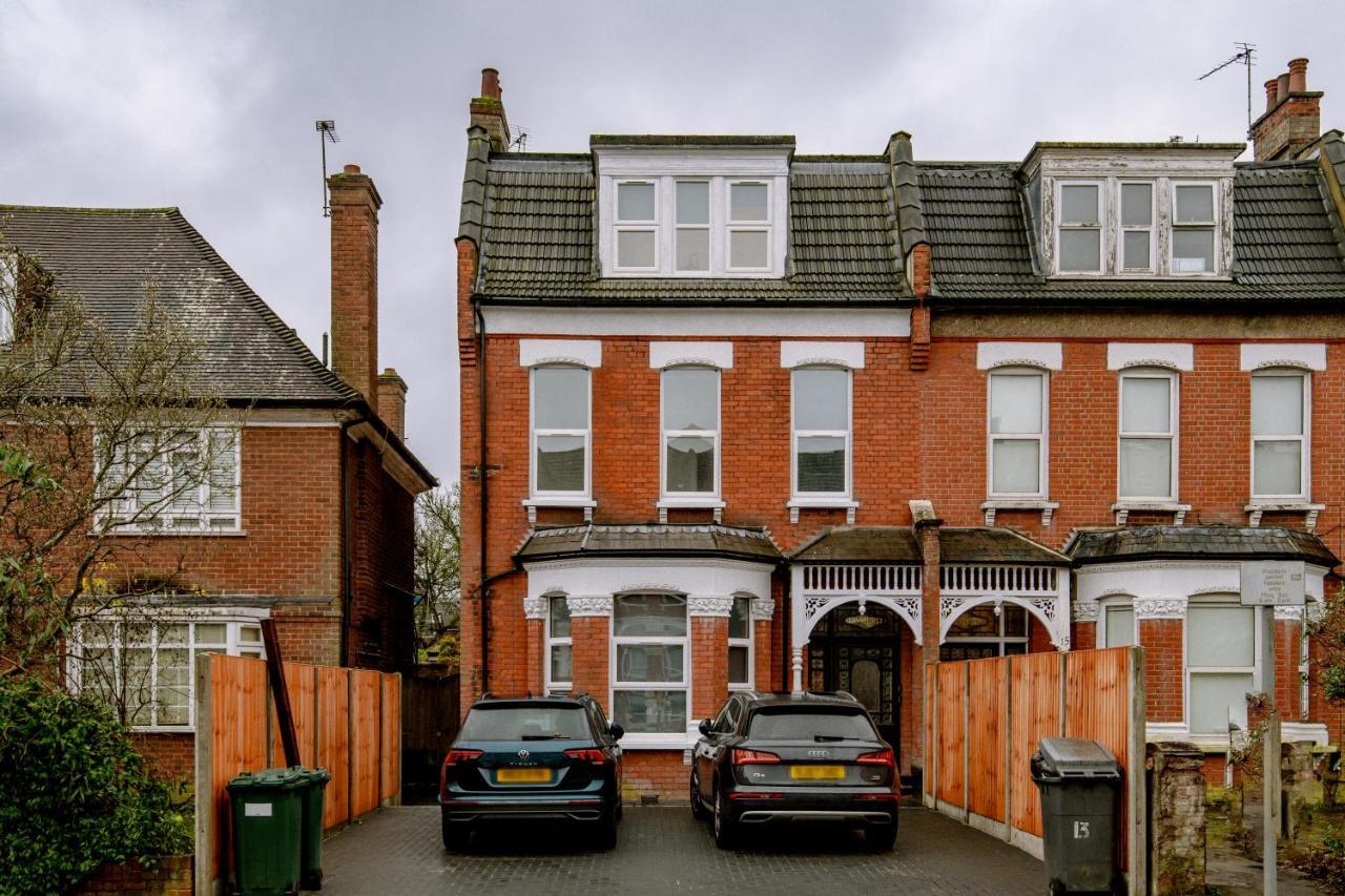 Fantastic New, London Apartment 3 Bed 1 Bath & Parking Whetstone Екстер'єр фото