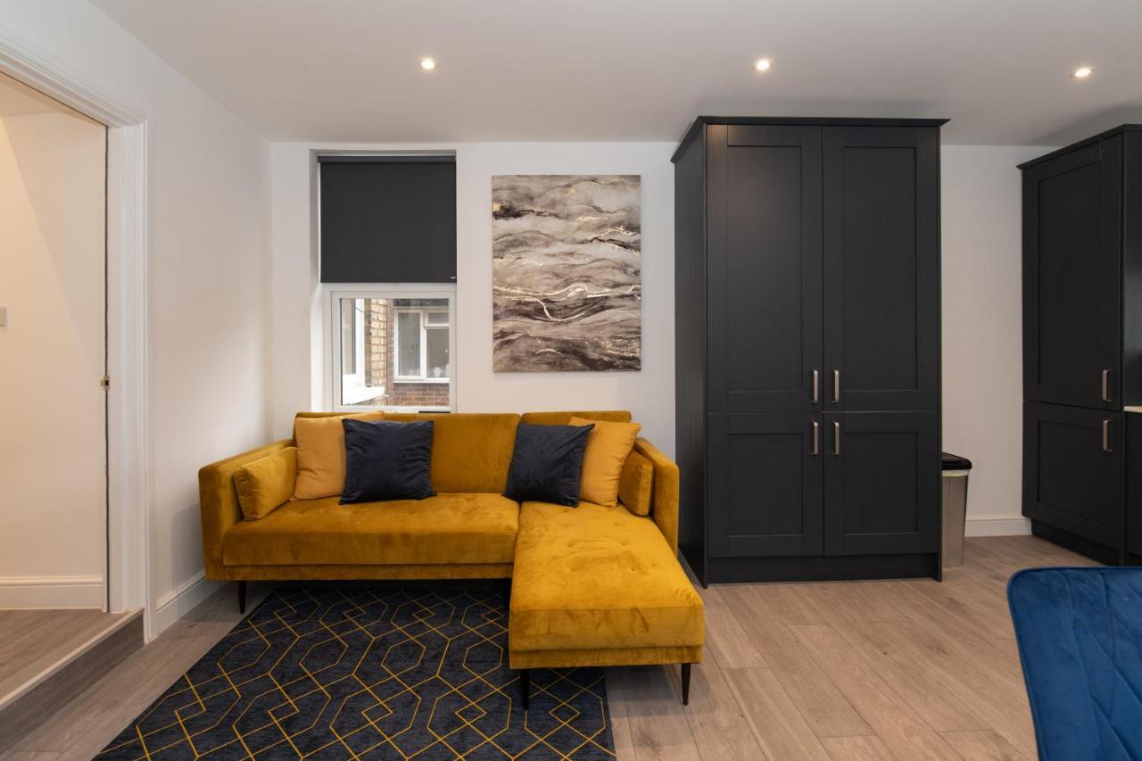 Fantastic New, London Apartment 3 Bed 1 Bath & Parking Whetstone Екстер'єр фото